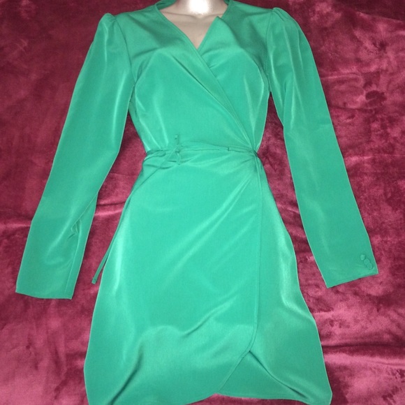 Stunning TOPSHOP Forest Green Silky Wrapped Dress - Picture 2 of 6